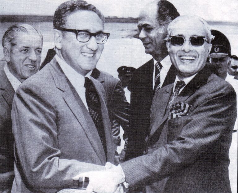 New Cold War; Leadership Challenges For Middle Powers And Societal Imbalance